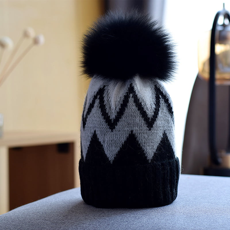 H00003 Cappello da donna lavorato a maglia spessa con vera pelliccia di volpe
