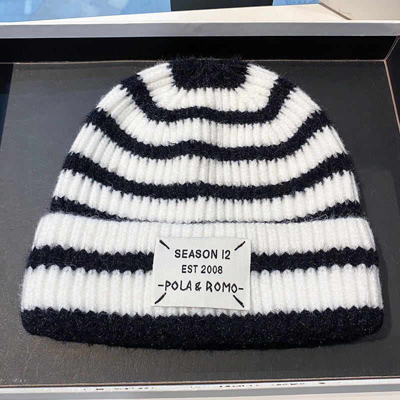 H00021 Cappello lavorato a maglia di cotone a righe bianche e nere