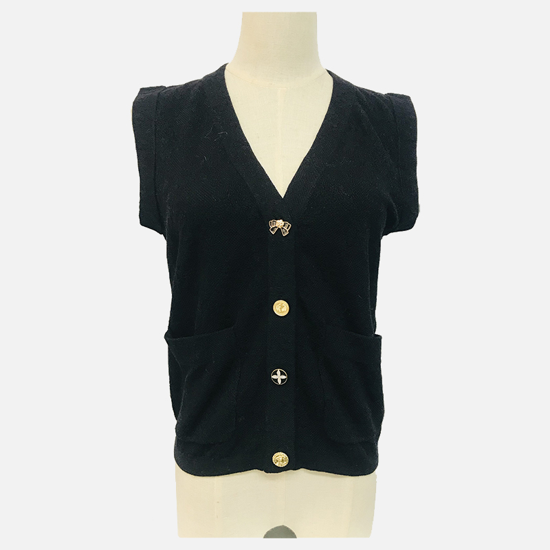 D23-502A Cardigan lavorato a maglia nero a maniche corte con scollo a V